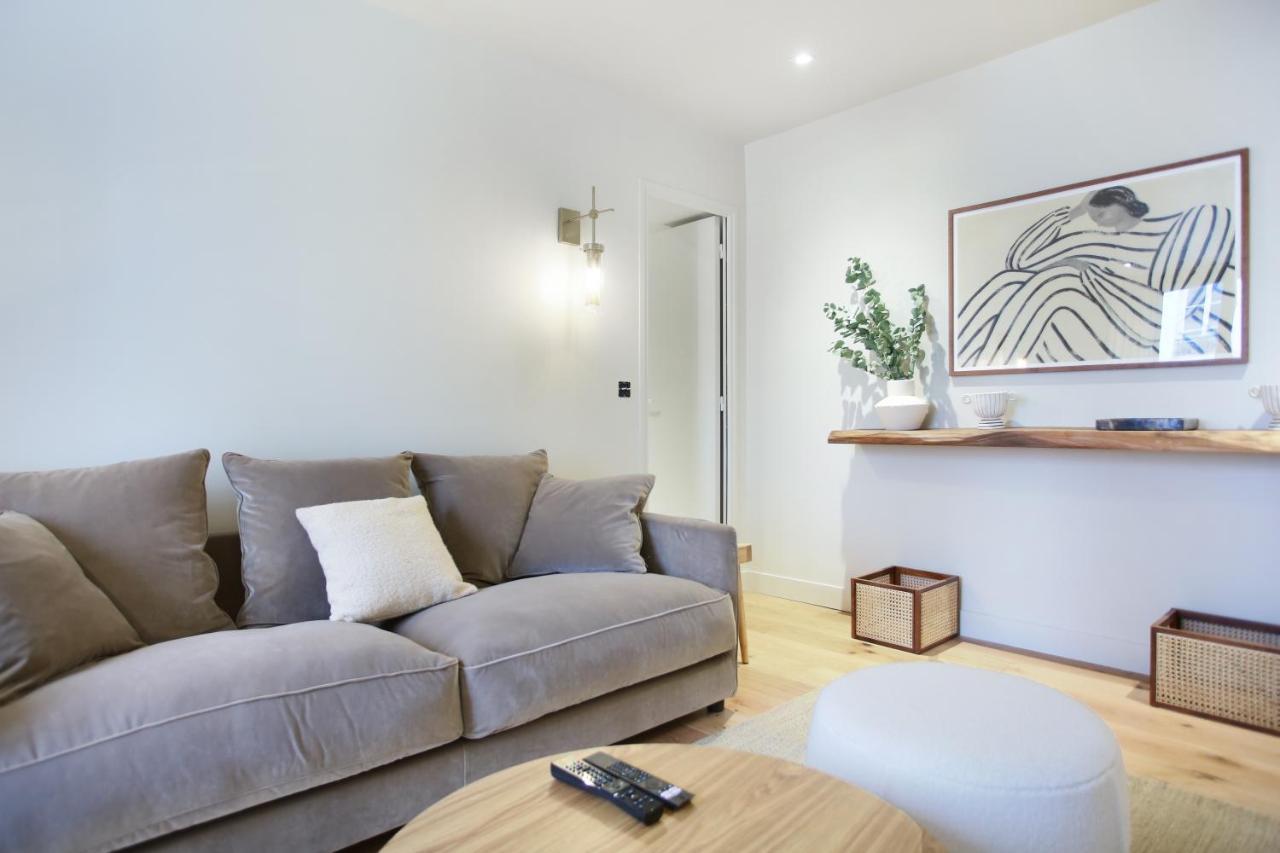 Residence In The Center Of Paris By Studio Prestige Экстерьер фото