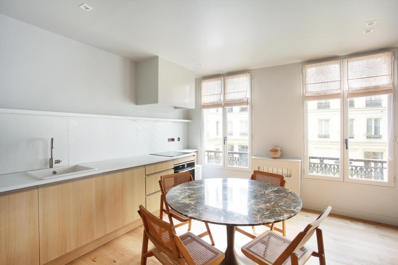 Residence In The Center Of Paris By Studio Prestige Экстерьер фото