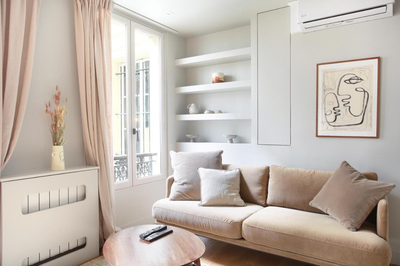 Residence In The Center Of Paris By Studio Prestige Экстерьер фото
