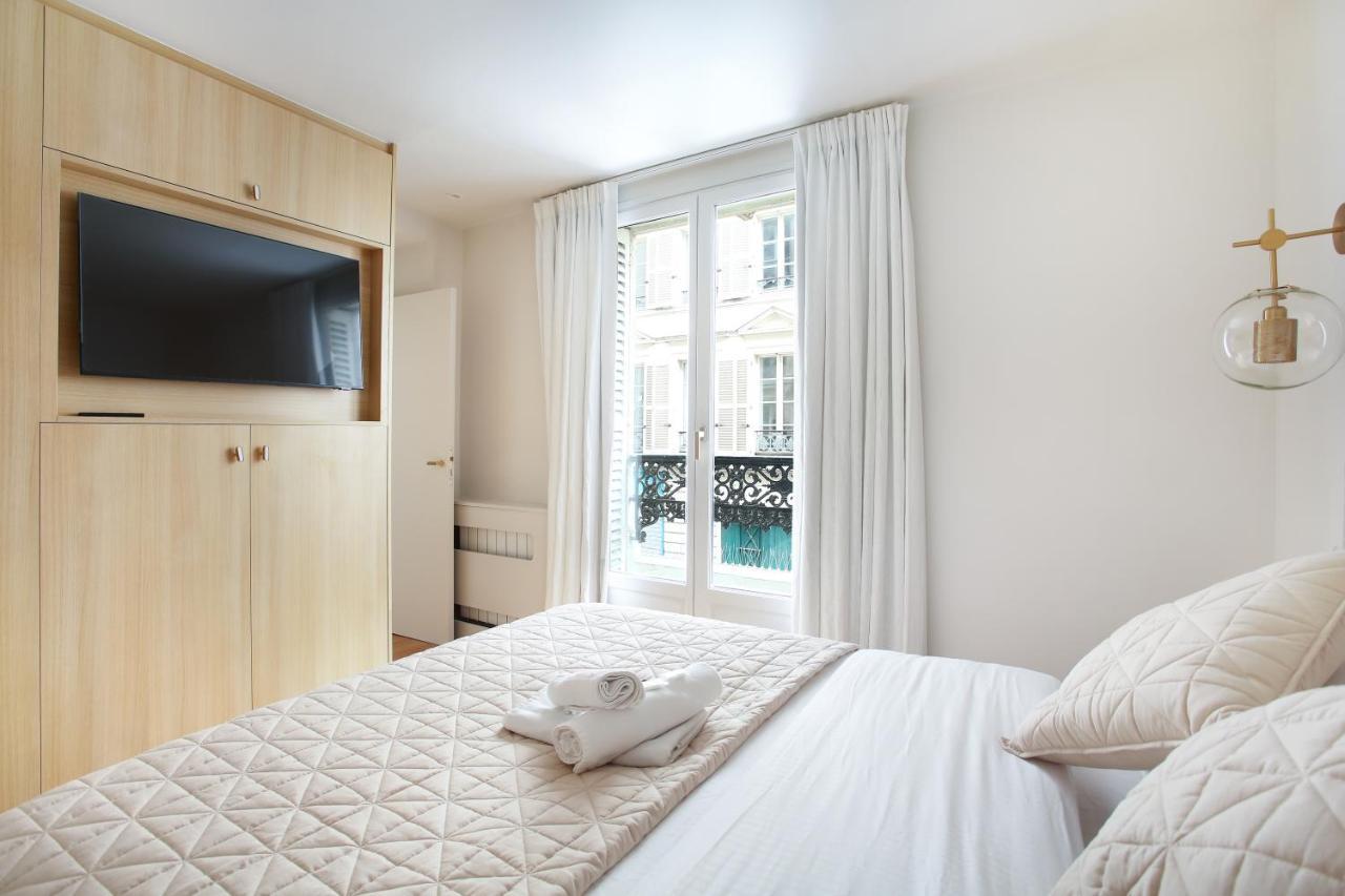 Residence In The Center Of Paris By Studio Prestige Экстерьер фото