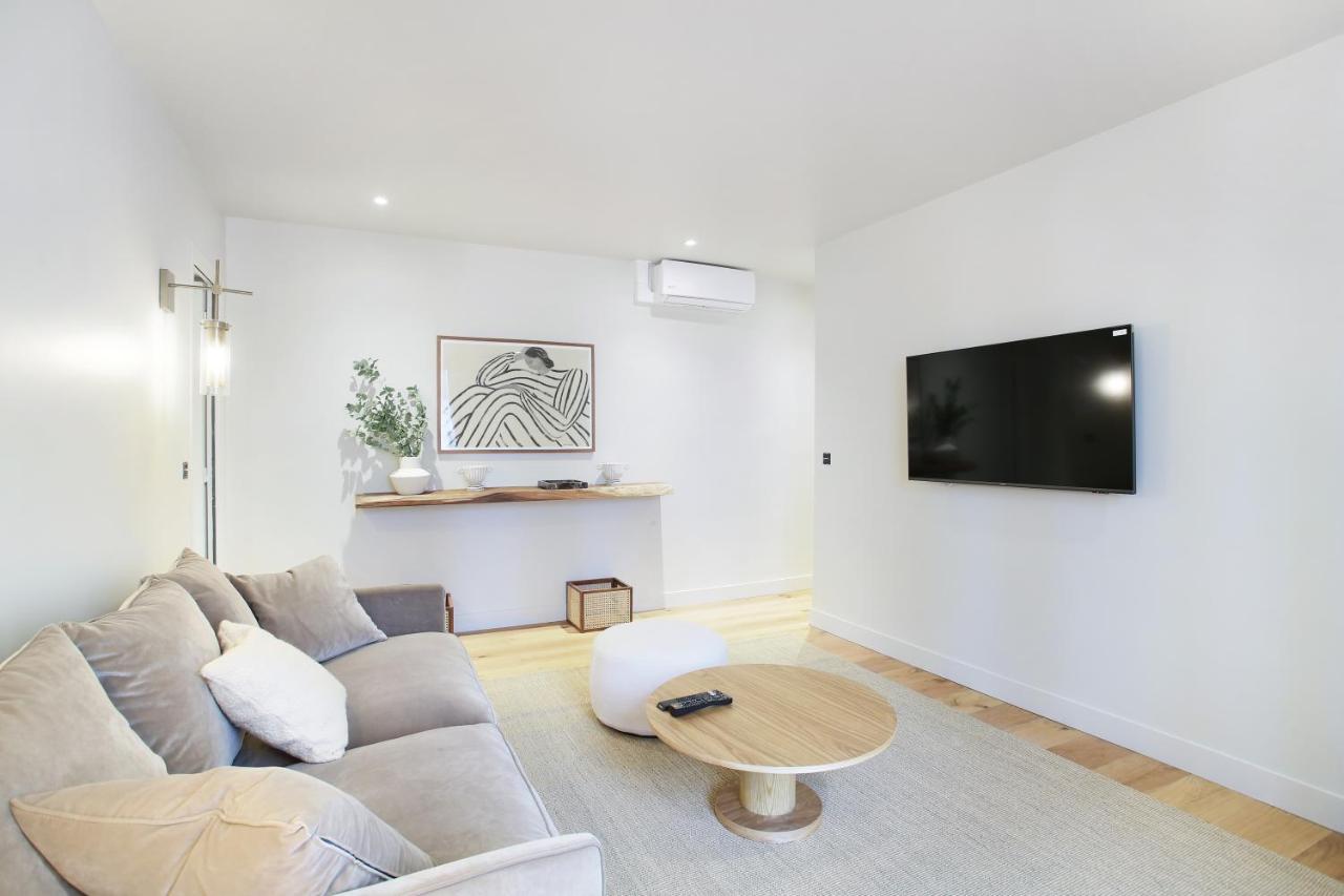 Residence In The Center Of Paris By Studio Prestige Экстерьер фото